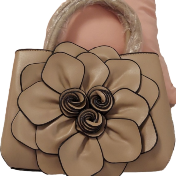 Handbags - Small crossbody purse NWOT